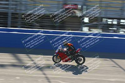 media/Jan-21-2022-Fastrack Riders (Fri) [[90b5309cc6]]/Level 1/Session 1 Front Straight/